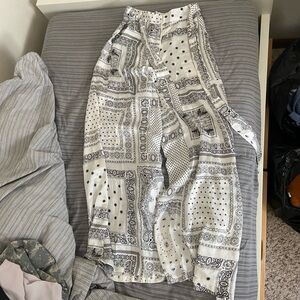 Chic Black and White Patterned Skirt